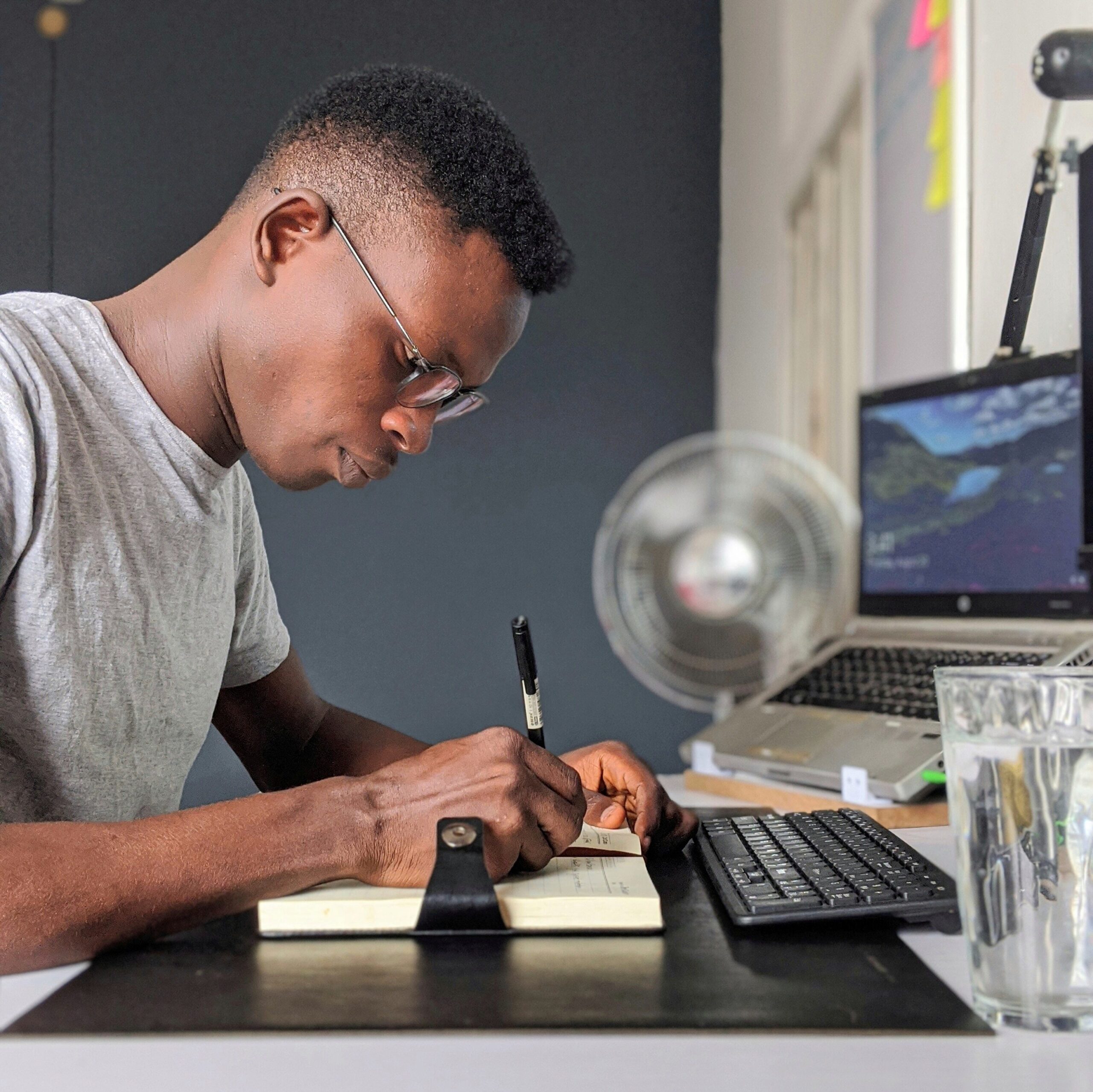 How much does a graphic designer in Kenya Earn? Young graphic designer