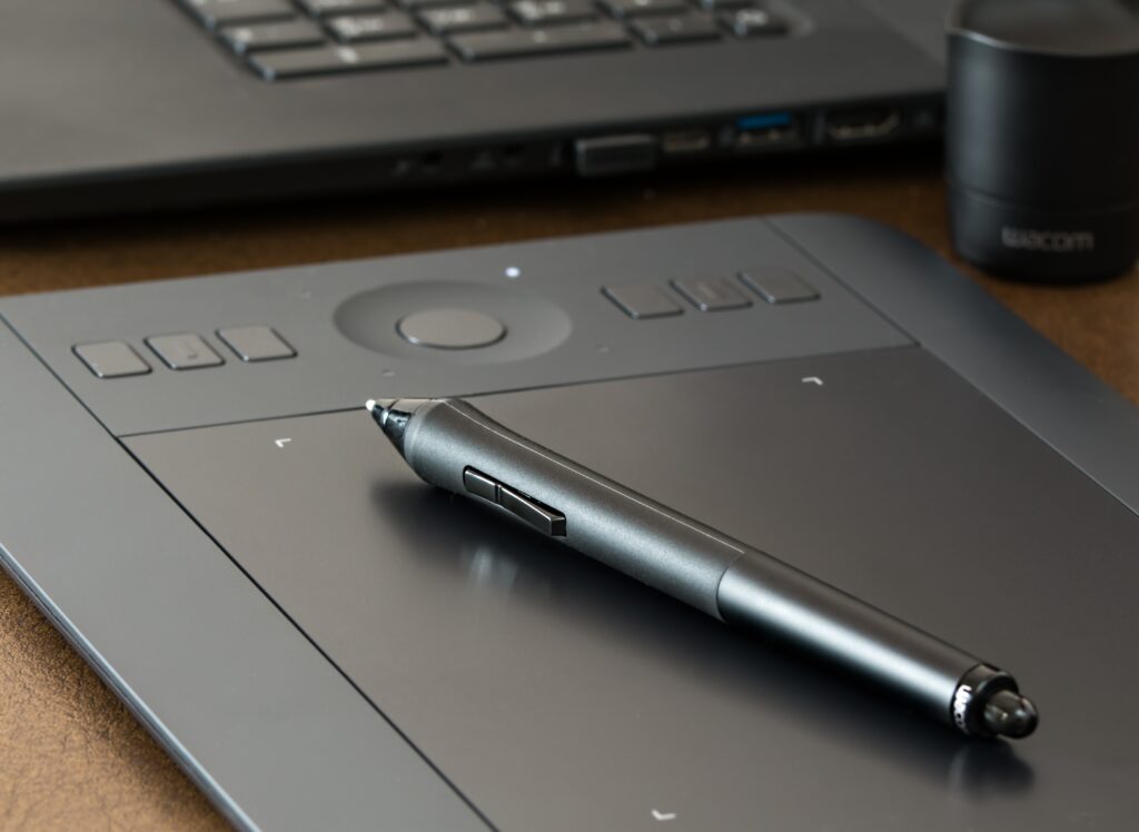 How much does an Illustrator in Kenya earn? graphics tablet